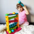 Zabawka edukacyjna Smily Play zjeżdżalnia z piłeczkami i młotkiem (SP82932)