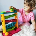Zabawka edukacyjna Smily Play zjeżdżalnia z piłeczkami i młotkiem (SP82932)